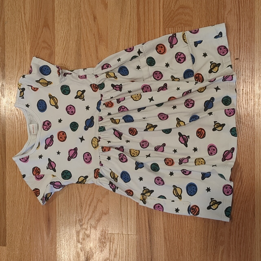 6-7 Hanna Andersson Short Sleeves Dress with Planets Pattern